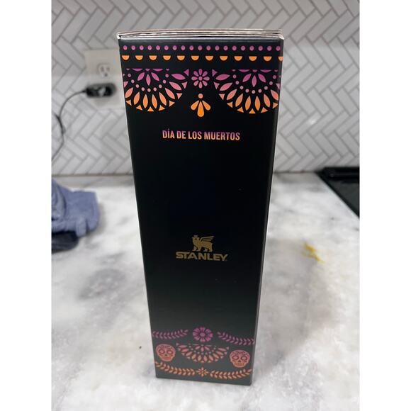 Stanley Quencher H2.0 30oz Midnight Catrina Día de Muertos Tumbler NIB Limited - Picture 10 of 11